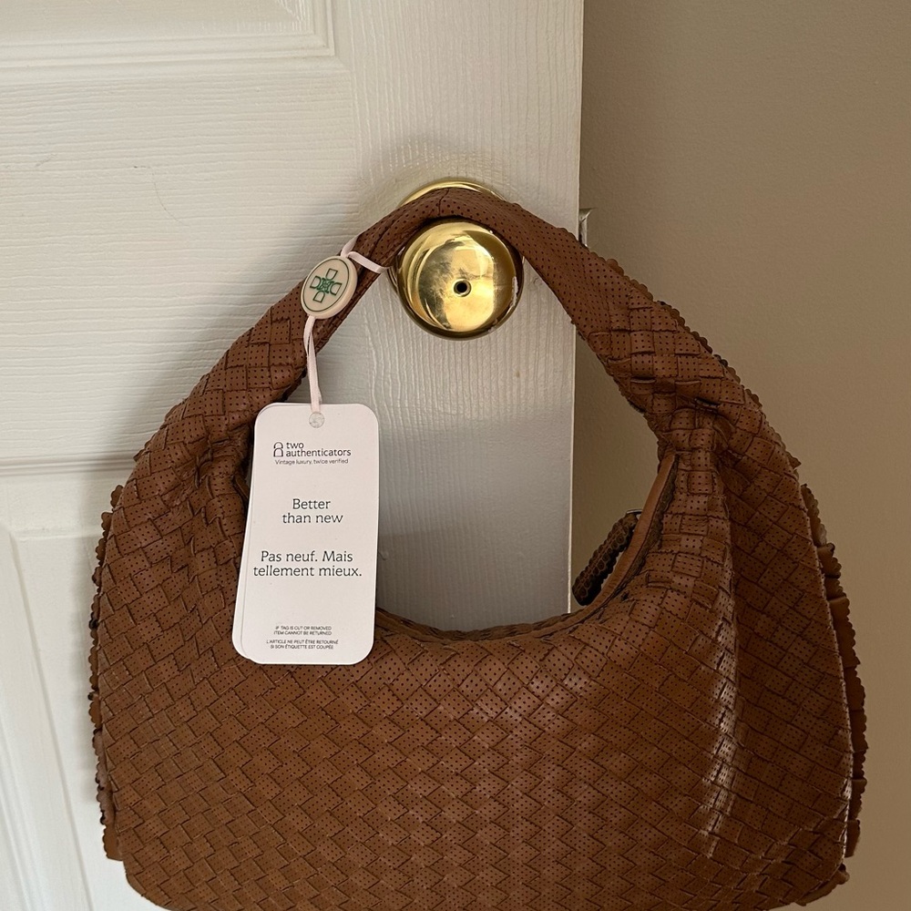 AUTHENTICATED TAGS ATTACHED BOTTEGA VENETA HOBO BAG INTRECCIATO  RETAIL $2110 - Picture 3 of 15
